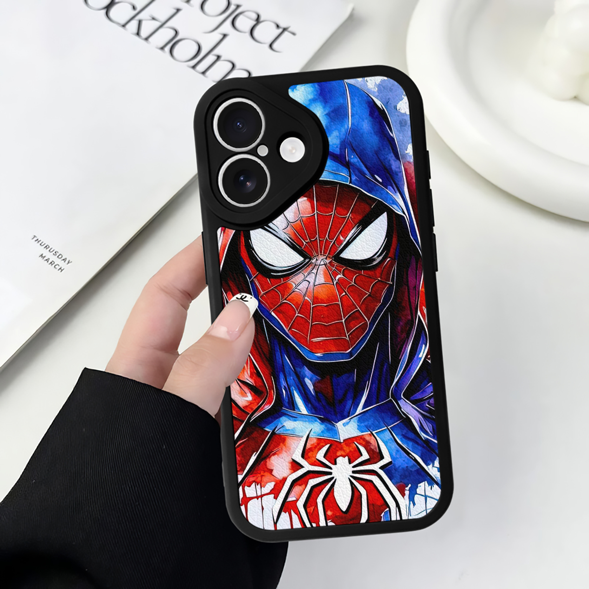 Spider Man スパイダーマン 【iPhone 16シリーズ対応】シリコンスマホケース（レザー調） 材質：シリコン